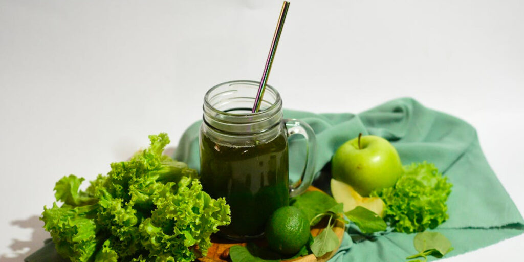 Green Organic Juice in a Mug