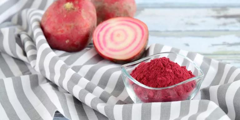 beet plant and beetroot powder